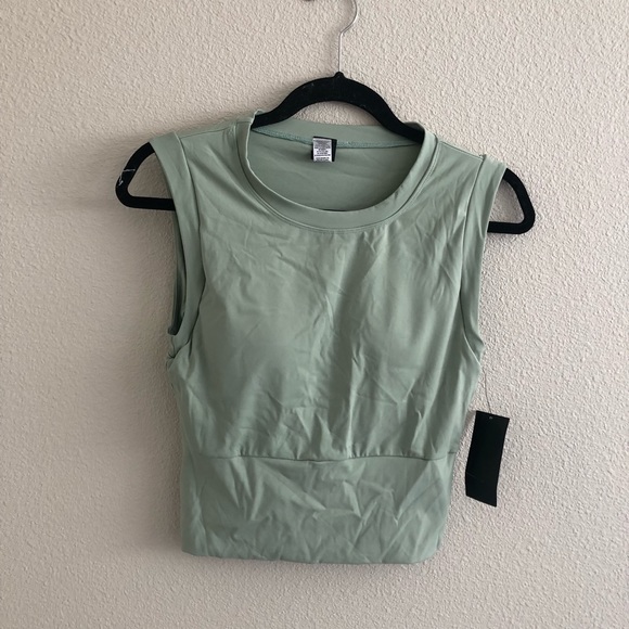 Electric Yoga Tops - Electric Yoga light green crop tank top size small